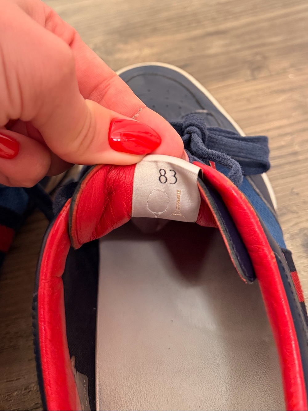 Gucci Tennis 83 Men's Navy and Red Sneakers - Picture 9 of 12